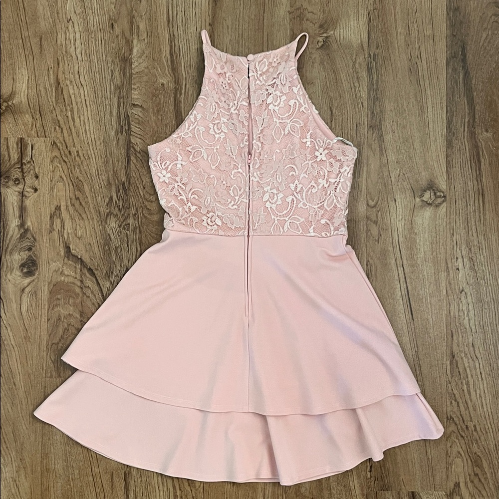 B. Smart Dress - Picture 4 of 5
